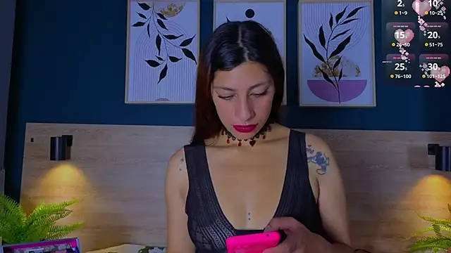 Snapshot of AlisonCold chatting on 10/07/25, 12:24 AlisonCold online show from 10/07/25, 12:24