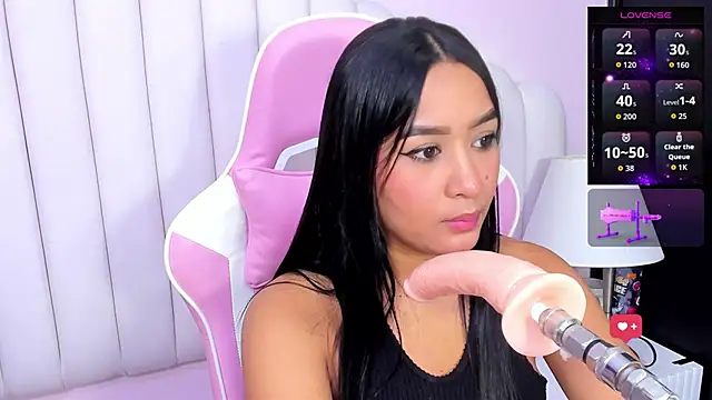 Snapshot of yailin_07 chatting on 10/03/25, 12:24 yailin 07 online show from 10/03/25, 12:24