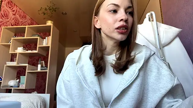 Snapshot of SofiaSmiles chatting on 09/21/25, 06:04 SofiaSmiles online show from 09/21/25, 06:04