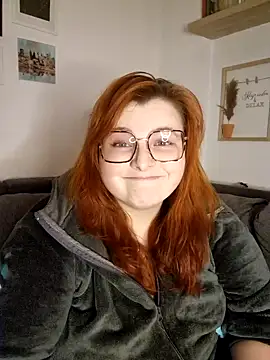 Snapshot of Chrissiosaurus chatting on 10/28/25, 11:29 Chrissiosaurus online show from 10/28/25, 11:29