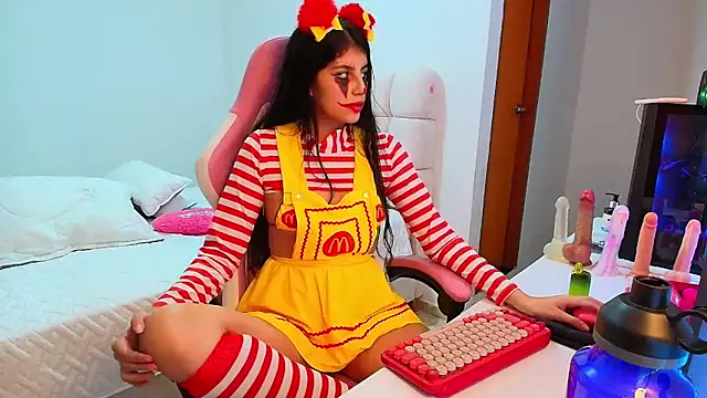 Snapshot of Julieta_Rose19 chatting on 11/01/25, 04:03 Julieta Rose19 online show from 11/01/25, 04:03