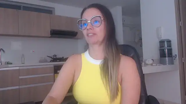 LovePaula online show from 06/08/26, 02:45