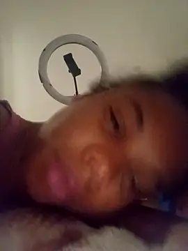 Snapshot of PrettahSantos chatting on 09/29/25, 02:00 PrettahSantos online show from 09/29/25, 02:00