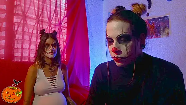 Couple Moth666 online show from 10/31/25, 08:54