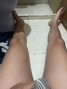 Snapshot of Dani-202p chatting on 09/27/25, 06:24 Dani-202p online show from 09/27/25, 06:24