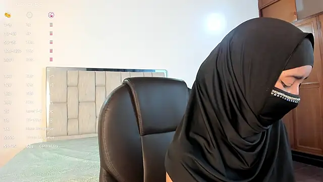 Snapshot of kalila_latif chatting on 09/28/25, 03:23 kalila latif online show from 09/28/25, 03:23