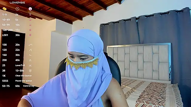 Snapshot of kalila_latif chatting on 10/21/25, 02:12 kalila latif online show from 10/21/25, 02:12