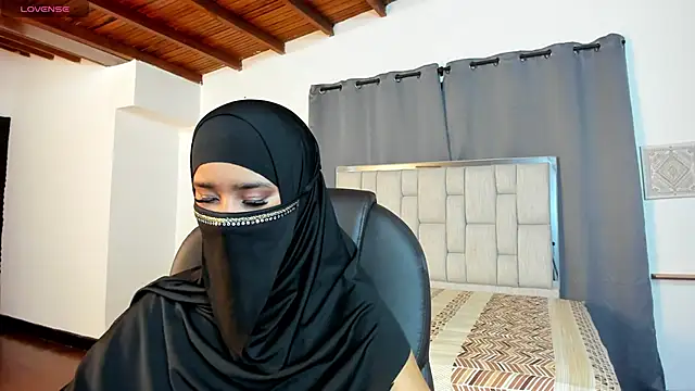 Snapshot of kalila_latif chatting on 11/06/25, 02:56 kalila latif online show from 11/06/25, 02:56