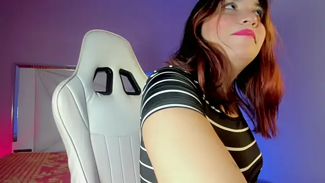 Isabela saenz online show from 10/15/25, 03:23