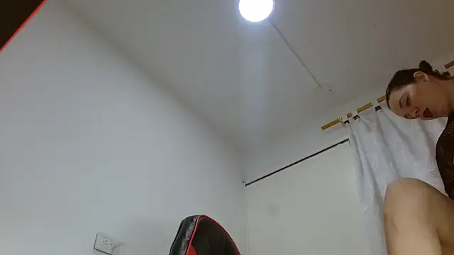 Snapshot of Alice_pussyhairy chatting on 11/30/25, 07:56 Alice pussyhairy online show from 11/30/25, 07:56