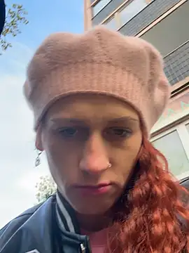 Snapshot of HotLenaX chatting on 10/25/25, 02:35 HotLenaX online show from 10/25/25, 02:35