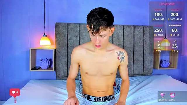 Snapshot of Bianca_Ethan chatting on 10/04/25, 11:52 Bianca Ethan online show from 10/04/25, 11:52