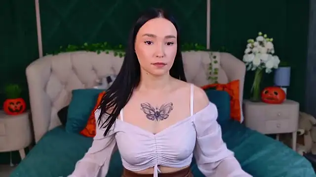 Amanda Choi online show from 10/26/25, 10:32