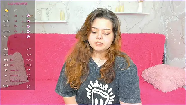 Snapshot of NinelCroft chatting on 10/05/25, 03:05 NinelCroft online show from 10/05/25, 03:05