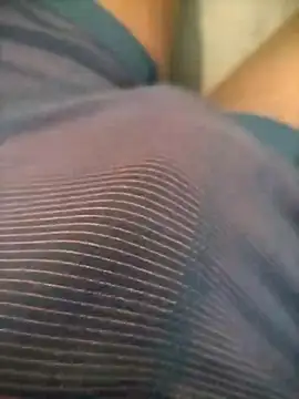 Snapshot of Blackveins32 chatting on 10/26/25, 05:46 Blackveins32 online show from 10/26/25, 05:46