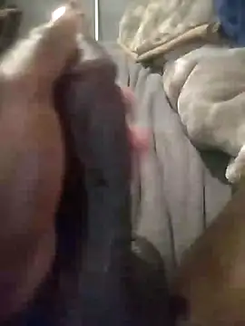 Snapshot of Blackveins32 chatting on 10/27/25, 07:01 Blackveins32 online show from 10/27/25, 07:01