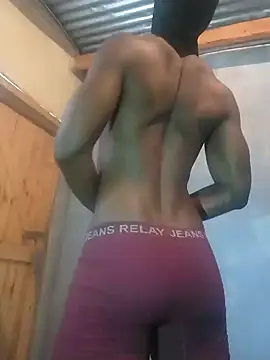 Snapshot of Blackveins32 chatting on 11/05/25, 07:30 Blackveins32 online show from 11/05/25, 07:30