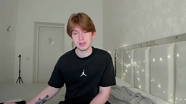 Snapshot of Vincent_Pots chatting on 10/08/25, 05:38 Vincent Pots online show from 10/08/25, 05:38