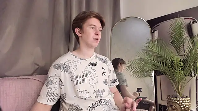 Snapshot of Vincent_Pots chatting on 10/14/25, 05:41 Vincent Pots online show from 10/14/25, 05:41