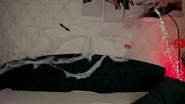 Snapshot of Vincent_Pots chatting on 10/25/25, 05:37 Vincent Pots online show from 10/25/25, 05:37