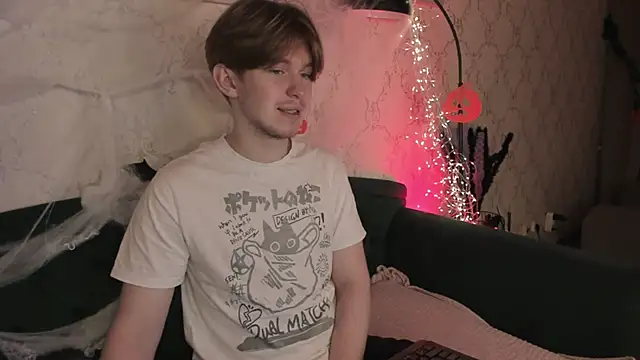 Snapshot of Vincent_Pots chatting on 10/29/25, 06:04 Vincent Pots online show from 10/29/25, 06:04