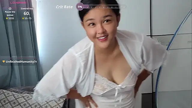 Snapshot of Qian-Qian chatting on 09/30/25, 03:00 Qian-Qian online show from 09/30/25, 03:00