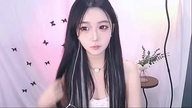 Snapshot of Miao-Maimiao chatting on 12/03/25, 12:58 Miao-Maimiao online show from 12/03/25, 12:58