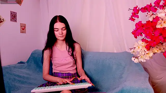 Snapshot of chatting on 10/11/25, 06:12 online show from 10/11/25, 06:12