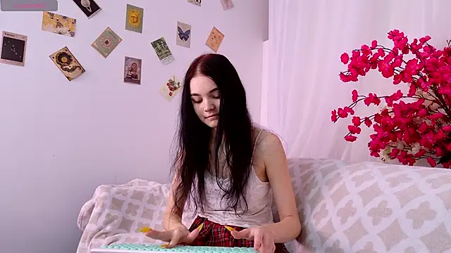 Snapshot of chatting on 10/25/25, 06:21 online show from 10/25/25, 06:21