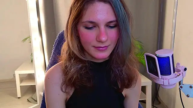 Snapshot of CipherellaFure chatting on 10/14/25, 01:56 CipherellaFure online show from 10/14/25, 01:56