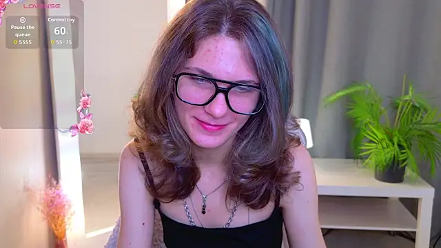 Snapshot of CipherellaFure chatting on 10/16/25, 01:23 CipherellaFure online show from 10/16/25, 01:23