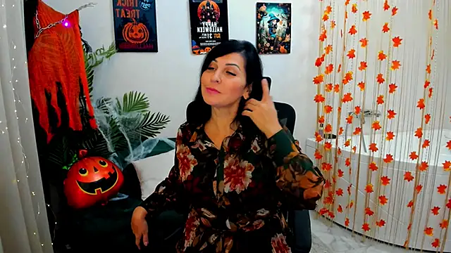 Snapshot of Moon_Veloure1 chatting on 10/10/25, 03:27 Moon Veloure1 online show from 10/10/25, 03:27