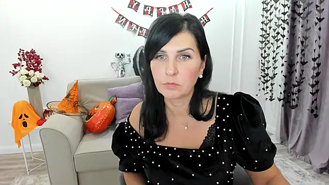 Snapshot of Moon_Veloure1 chatting on 10/29/25, 11:34 Moon Veloure1 online show from 10/29/25, 11:34