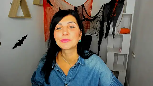 Snapshot of Moon_Veloure1 chatting on 10/30/25, 03:19 Moon Veloure1 online show from 10/30/25, 03:19