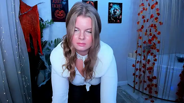 Snapshot of WildeDesiree chatting on 10/18/25, 11:33 WildeDesiree online show from 10/18/25, 11:33