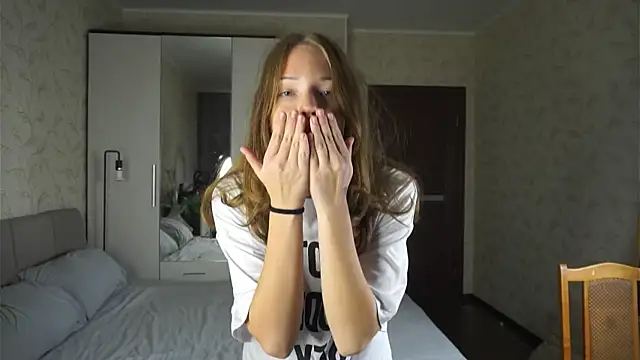 Snapshot of JessicaLemma chatting on 09/23/25, 02:42 JessicaLemma online show from 09/23/25, 02:42