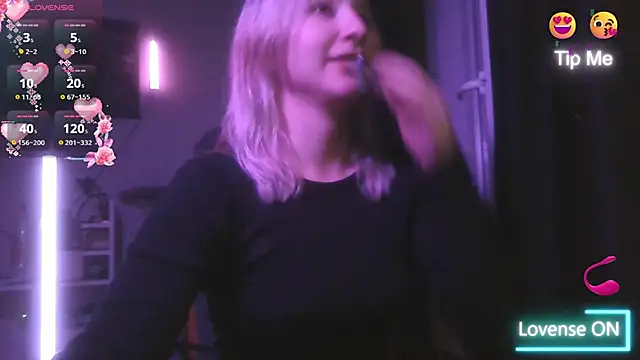 Snapshot of ChristinaFivePlus chatting on 10/05/25, 07:12 ChristinaFivePlus online show from 10/05/25, 07:12