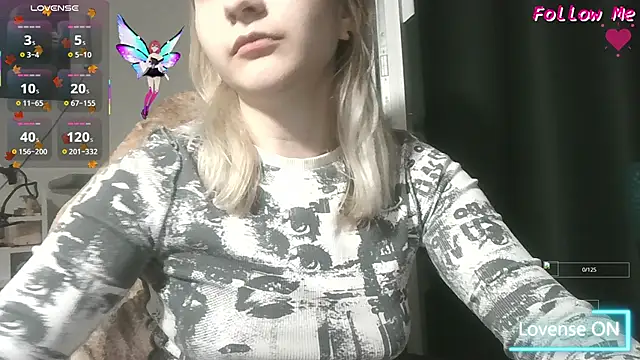 Snapshot of ChristinaFivePlus chatting on 10/11/25, 06:39 ChristinaFivePlus online show from 10/11/25, 06:39