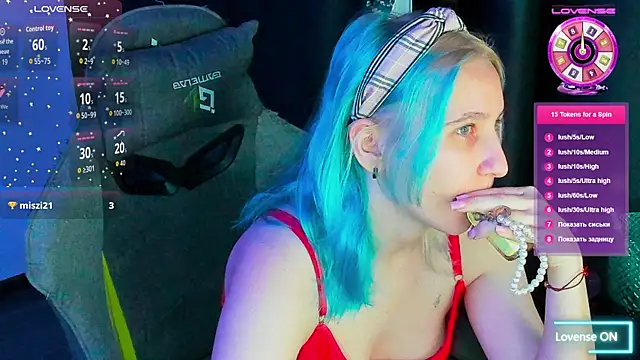 Snapshot of ChristinaFivePlus chatting on 11/07/25, 05:24 ChristinaFivePlus online show from 11/07/25, 05:24