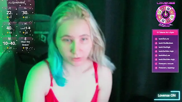 Snapshot of ChristinaFivePlus chatting on 11/09/25, 04:27 ChristinaFivePlus online show from 11/09/25, 04:27