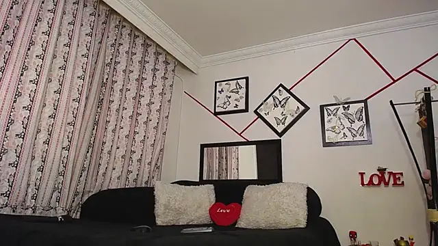 Snapshot of Violetta_afrodit chatting on 11/06/25, 03:35 Violetta afrodit online show from 11/06/25, 03:35