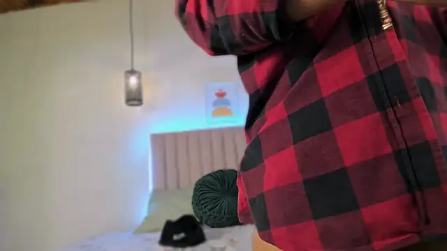 Snapshot of danika_moriii chatting on 10/23/25, 11:24 danika moriii online show from 10/23/25, 11:24