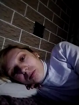 Snapshot of Ponka2011 chatting on 10/04/25, 01:25 Ponka2011 online show from 10/04/25, 01:25