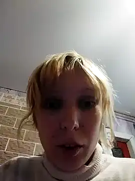 Snapshot of Ponka2011 chatting on 10/05/25, 06:01 Ponka2011 online show from 10/05/25, 06:01