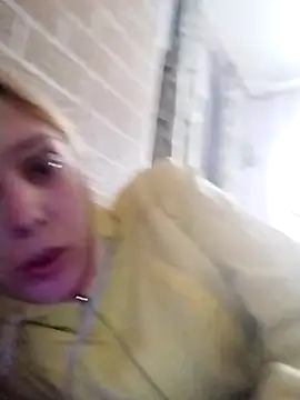 Snapshot of Ponka2011 chatting on 10/16/25, 01:23 Ponka2011 online show from 10/16/25, 01:23