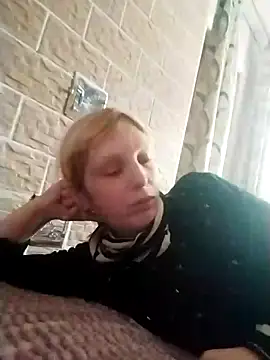 Snapshot of Ponka2011 chatting on 10/27/25, 06:39 Ponka2011 online show from 10/27/25, 06:39