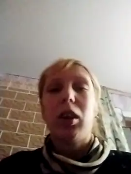 Snapshot of Ponka2011 chatting on 10/28/25, 06:06 Ponka2011 online show from 10/28/25, 06:06