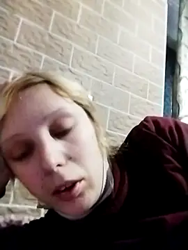 Snapshot of Ponka2011 chatting on 11/04/25, 06:23 Ponka2011 online show from 11/04/25, 06:23