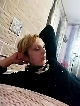 Snapshot of Ponka2011 chatting on 11/06/25, 06:14 Ponka2011 online show from 11/06/25, 06:14