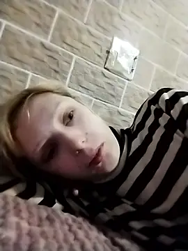 Snapshot of Ponka2011 chatting on 11/08/25, 06:24 Ponka2011 online show from 11/08/25, 06:24